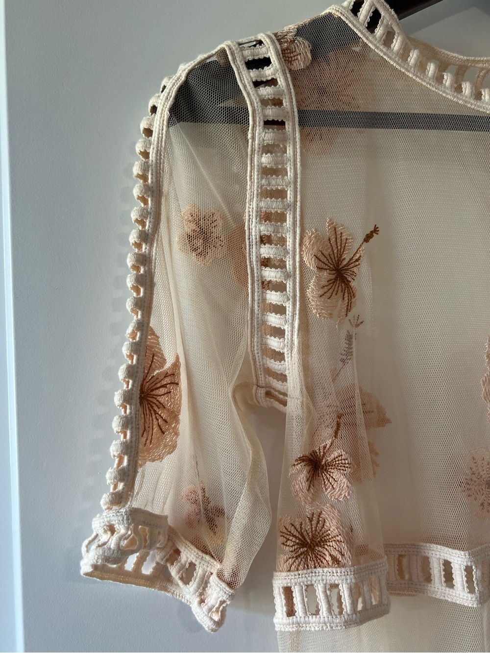Tobi Sheer Floral Embroidered Mesh Tulle Lace Overlay Dress Peach / Nude Small - Picture 4 of 9